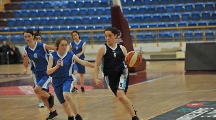 Trabzon Gen&ccedil; Kızlar Basketbol M&uuml;sabakaları Sona Erdi