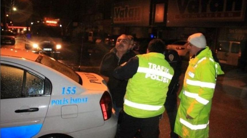 Alkoll&uuml; S&uuml;r&uuml;c&uuml; Polislere Zor Anlar Yaşattı