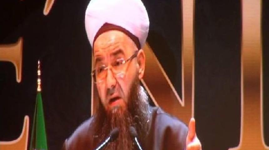 Mekke'nin Fethi Programına Katılan Y&uuml;zlerce Kişi Spor Kompleksini Doldurdu