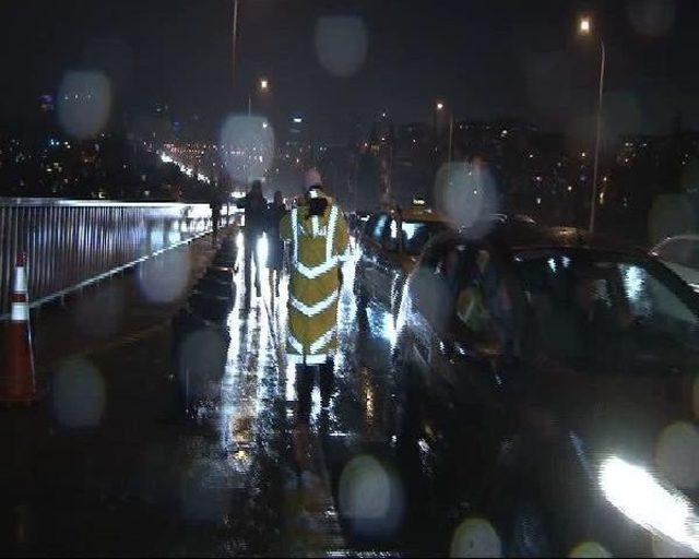 Boğaziçi Köprüsü'ndeki Kutlamaya Polis Engeli