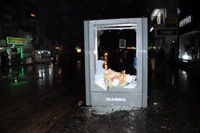 Diyarbakır'da Bir Tarafta Halay, Bir Tarafta Olay