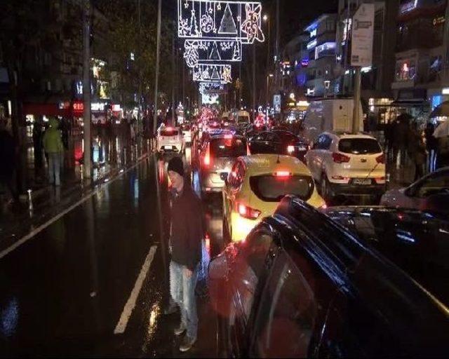 Bağdat Caddesi Yeni Yıla Sönük Girdi