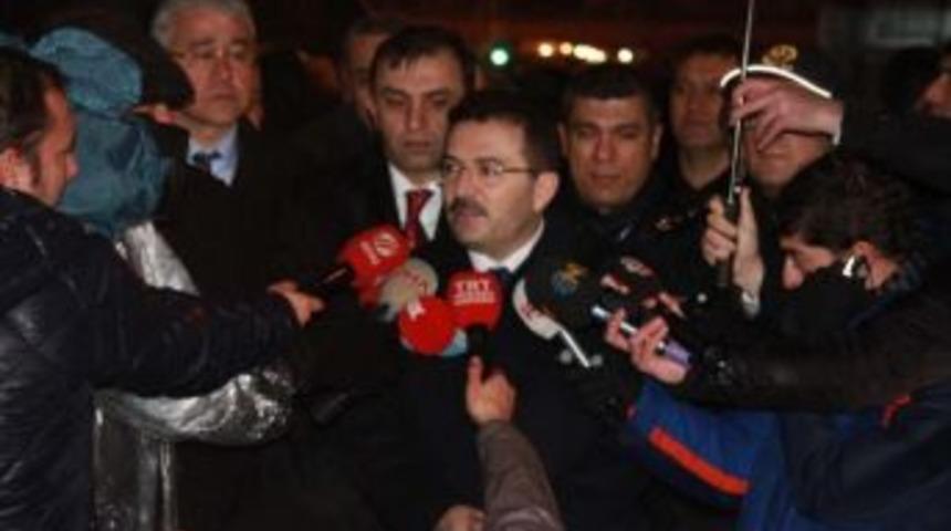 Selami Altınok Taksimde G&ouml;rev Yapan Polisleri Denetledi