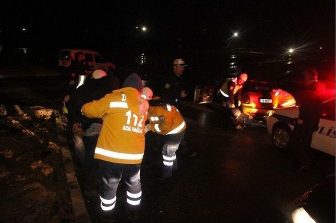 Polisin &Uuml;zerine Otomobilini S&uuml;ren S&uuml;r&uuml;c&uuml; Ve Yanındaki Arkadaşı Vuruldu