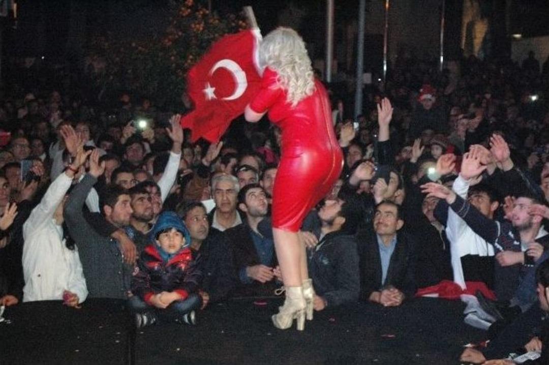 Yeni Yıl Bodrum&rsquo;da Coşku İle Kutlandı