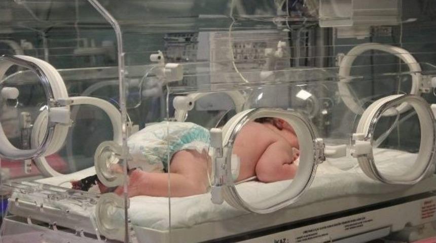 Kırşehir&rsquo;de Yeni Yılın İlk Bebeği Yoğun Bakımda