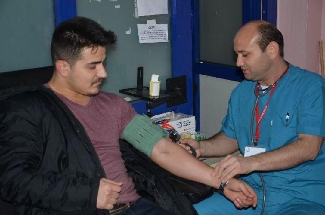 Herkes Eğlenirken Onlar &Ccedil;alışıyor