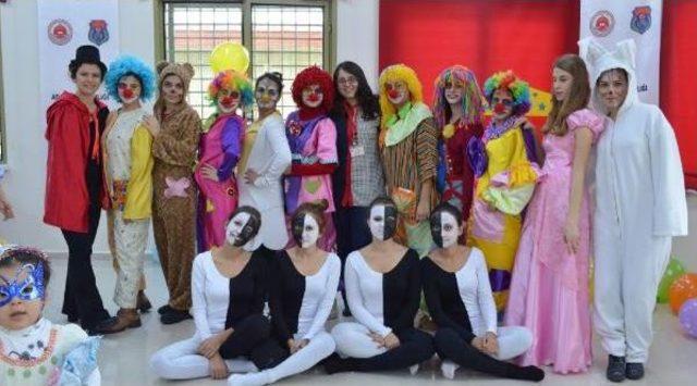 Kadın Cezaevindeki &Ccedil;ocuklara Yılbaşı Partisi 3