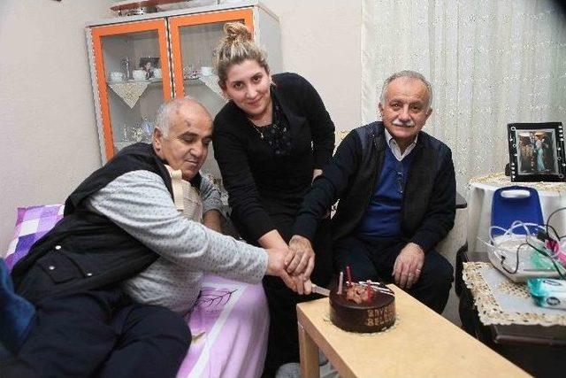 Başkan Karabağ&rsquo;dan Yeni Yıl S&uuml;rprizi 2