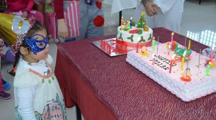 Kadın Mahkumların &Ccedil;ocuklarına S&uuml;rpriz Yeni Yıl Partisi