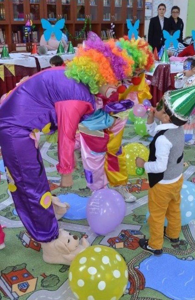 Kadın Mahkumların Çocuklarına Sürpriz Yeni Yıl Partisi 2