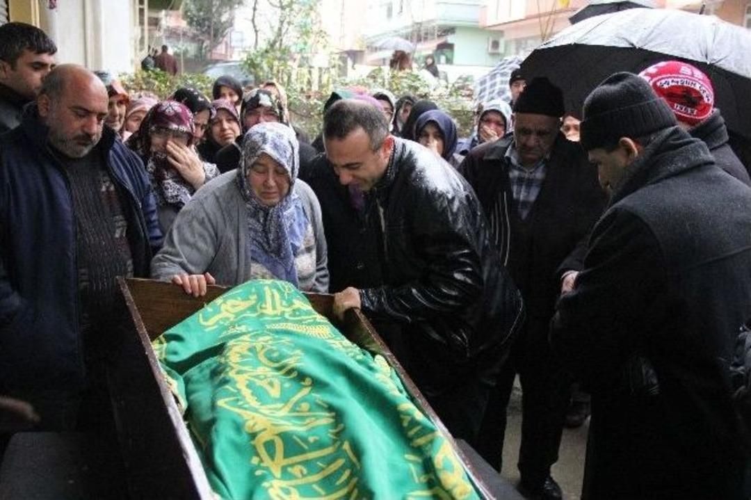 Yeni Satın Aldıkları Otomobil İle Yaptıkları Kazada &Ouml;ld&uuml;ler