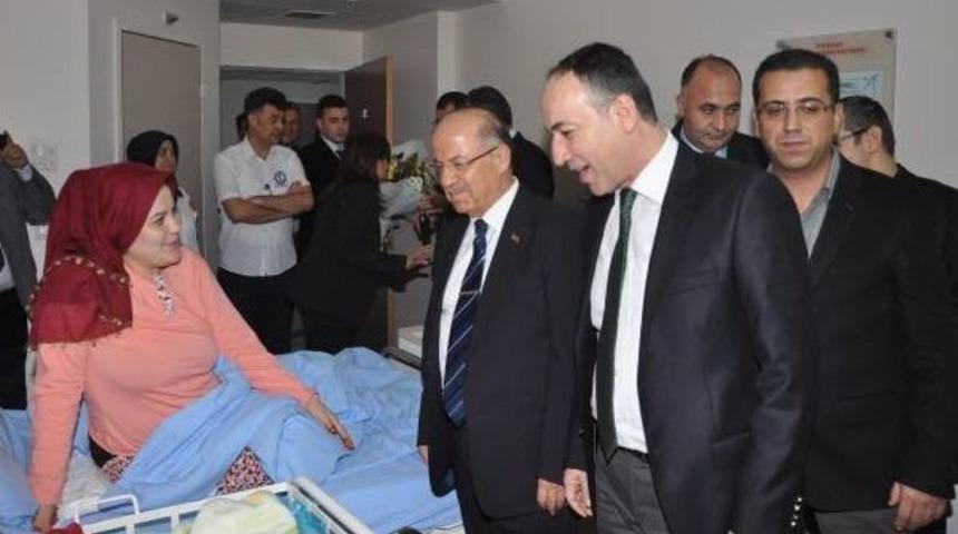 Kırıkkale'de Yılın İlk Bebeklerine Vali Ve Başkandan Altın