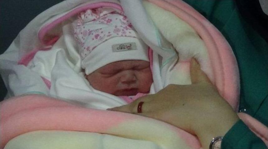 Isparta&rsquo;da Yeni Yılın Lik Bebeği Esila