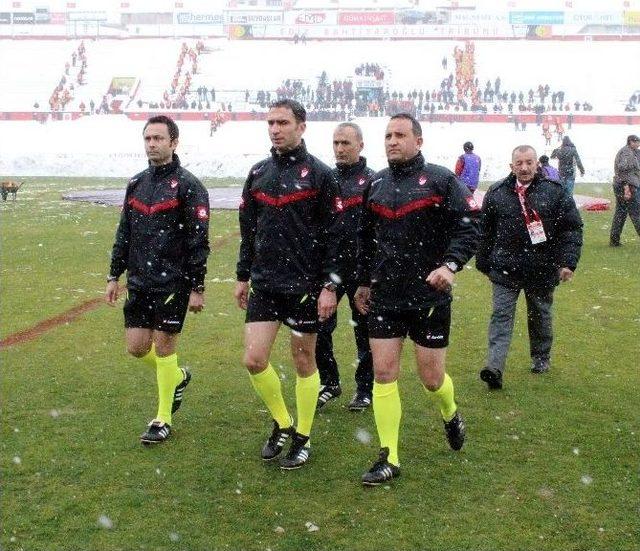 Eskişehirspor - Bal&ccedil;ova Yaşamspor Ma&ccedil;ı Ertelendi 1