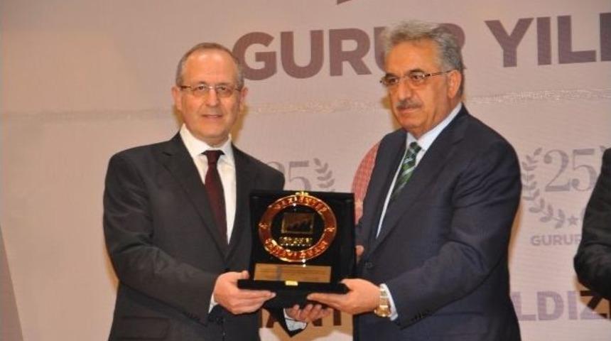 T&uuml;rkiye&rsquo;nin Sanayideki Gururu G&uuml;lsan Holding&rsquo;e İki &Ouml;d&uuml;l