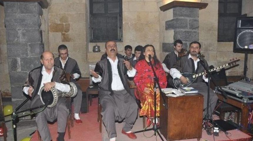 Sahan&rsquo;da 2015&rsquo;e Davullu Zurnalı Karşılama