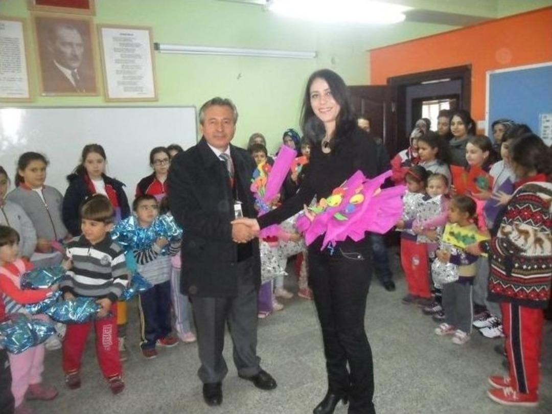 Oyuncaklarını Paylaştılar