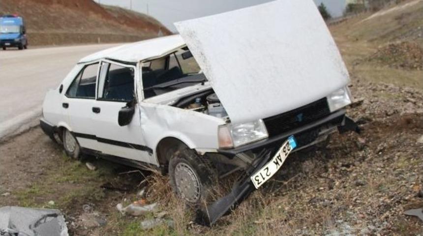 Elazığ&rsquo;da Virajı Alamayan Otomobil Takla Attı: 5 Yaralı
