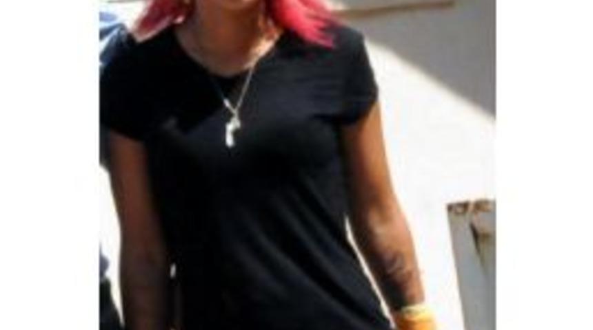 'namusumuzu Lekeledin' Diyerek Annesini Bı&ccedil;aklayan Kadına 8 Yılhapis