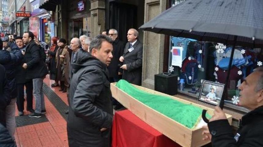 Gazeteci Yenidoğan Son Yolculuğuna Uğurlandı