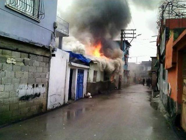 Yeni Yılın İlk Gününde Evleri Yandı