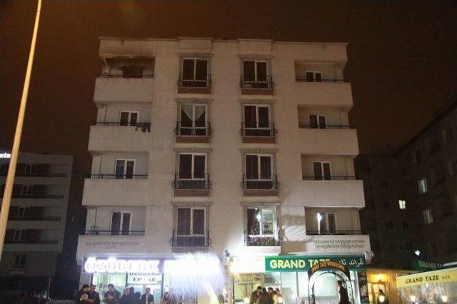 Yanmak &Uuml;zereyken 5. Kattan Atladı 1