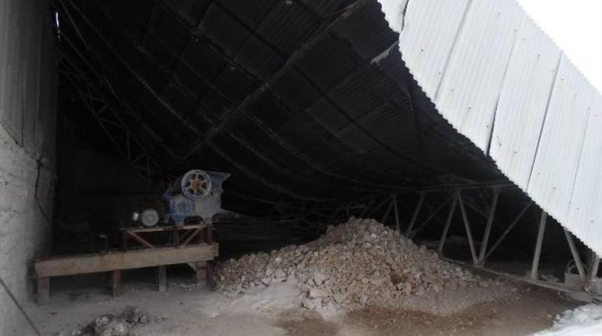 Fabrikanın &Ccedil;atısı &Ccedil;&ouml;kt&uuml;