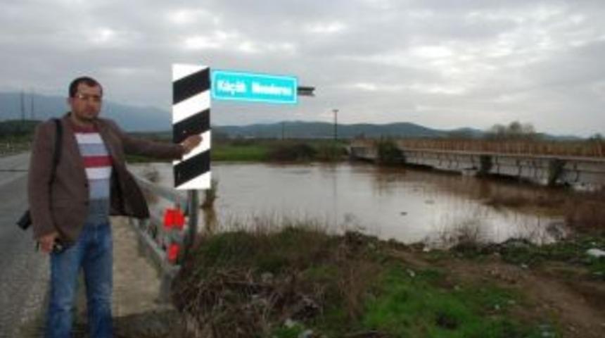 Nehir Taştı, Ekili Alanlar Sular Altında Kaldı