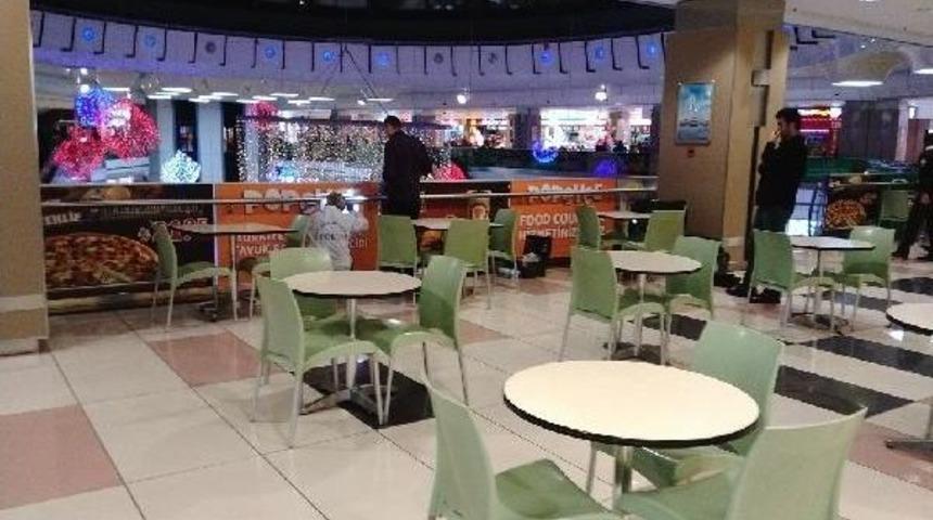 Alışveriş Merkezinin Ortasında Cinayet