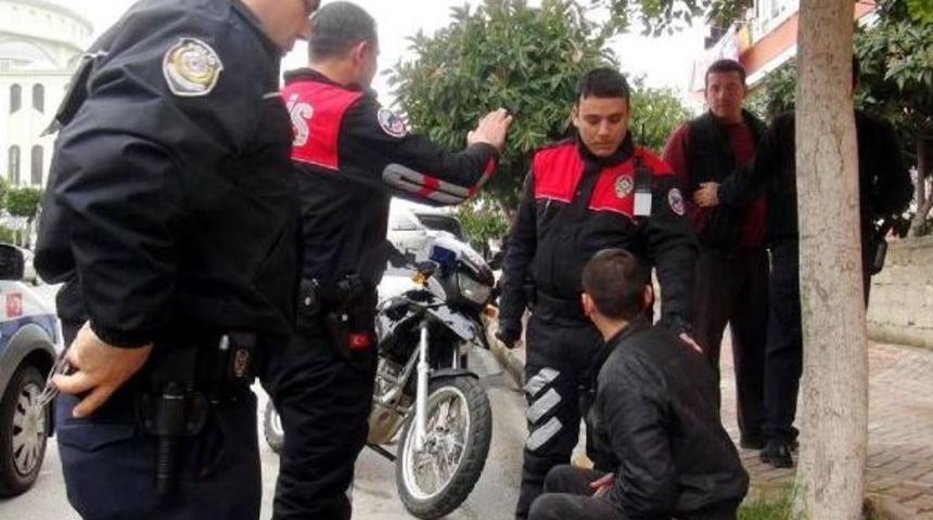 Hırsızlık Ş&uuml;phelisi, Kendisini Durduranın Da G&ouml;zaltına Alınmasını İstedi