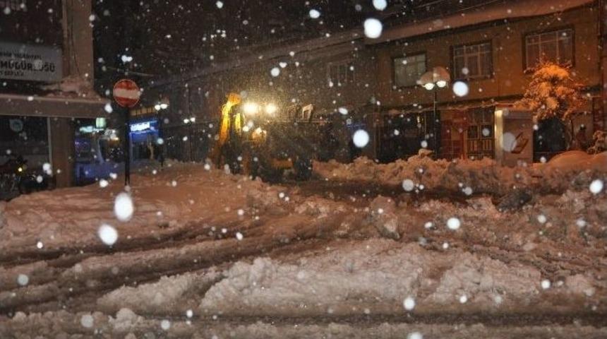 Dursunbey&rsquo;de 50 Yerleşim Yerine Elektrik Verilemiyor
