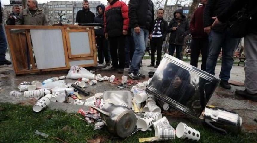 Gezi Parkı'nda Zabıta Seyyar Satıcı Kavgası