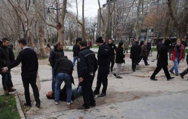 Gezi Parkı nda Zabıta Seyyar Satıcı Kavgası 3