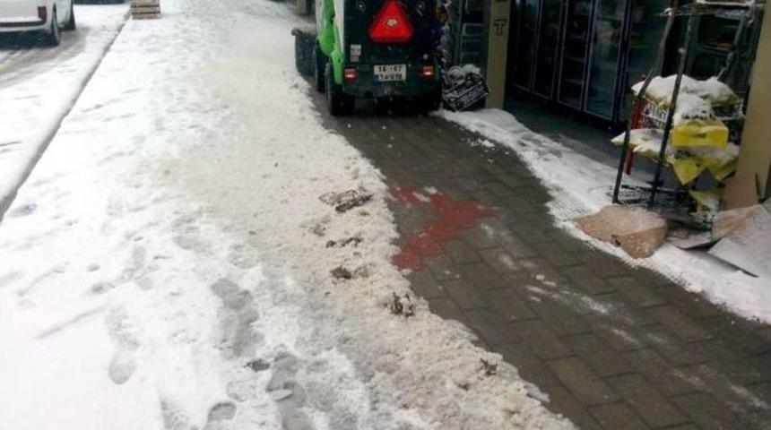 Temizlik &Ccedil;alışmaları S&uuml;r&uuml;yor