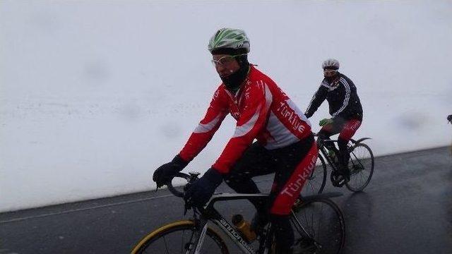 Sarıkamış Şehitleri İ&ccedil;in Pedal &Ccedil;evirdiler 1