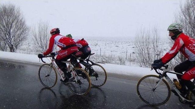 Sarıkamış Şehitleri İ&ccedil;in Pedal &Ccedil;evirdiler 2