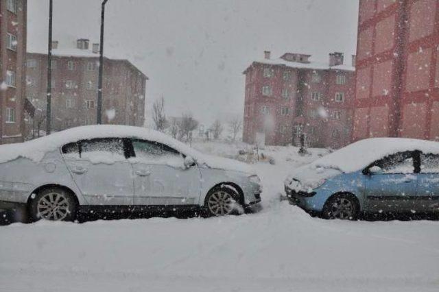 Van Ve Bitlis'te Kar Yağışı