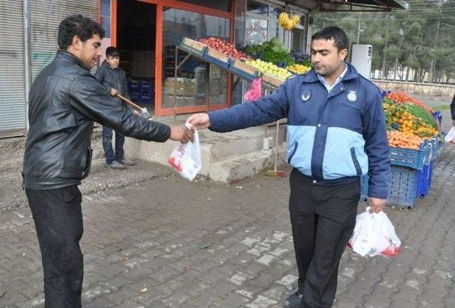 Zabıtalar, Kandil Simidi Dağıttı