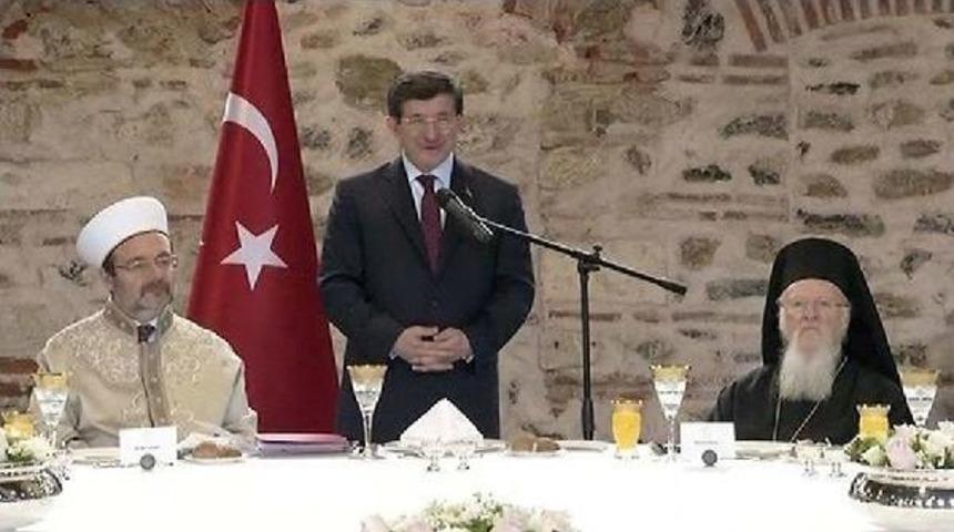 Davutoğlu Gayrim&uuml;slim Azınlık Cemaatlerinin Temsilcileriyle Biraraya Geldi