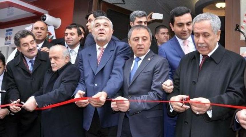 Başbakan Yardımcısı Arın&ccedil;, Ahi Pilavı Dağıttı  (2)