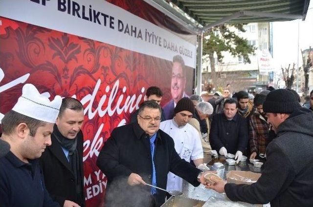 Bilecik Belediyesi’nden Mevlid Kandili Günü Dolayısıyla Helva İkramı