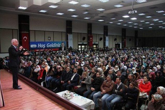 Nihat Hatipoğlu: “hz. Peygamber Doğduğunda Dünyada Olağanüstü Şeyler Oldu”