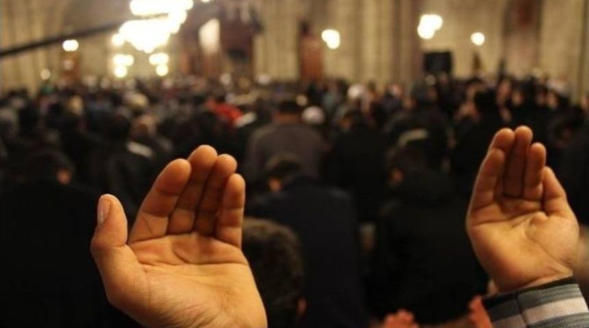 Erzurum&rsquo;da Camiler Doldu Taştı