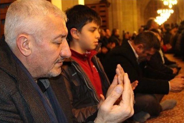 Erzurum’da Camiler Doldu Taştı 1