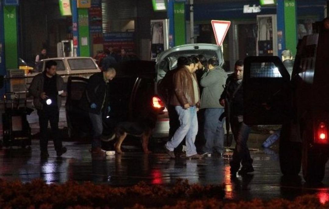 Adana&rsquo;da Bomba Y&uuml;kl&uuml; Otomobil Paniği