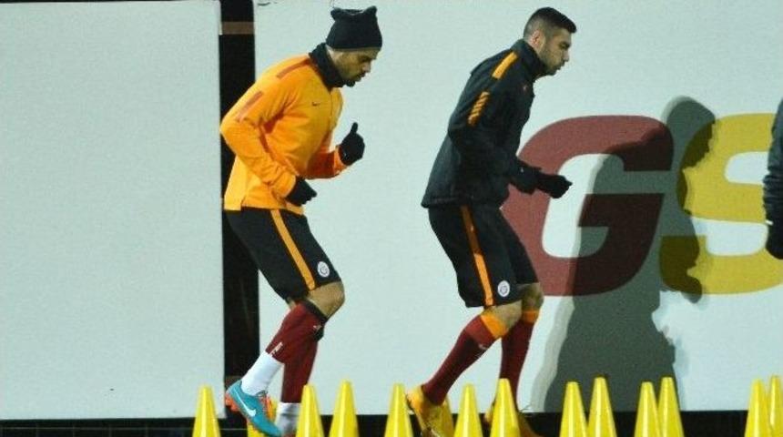 Galatasaray&rsquo;da Derbi Hazırlıkları S&uuml;r&uuml;yor