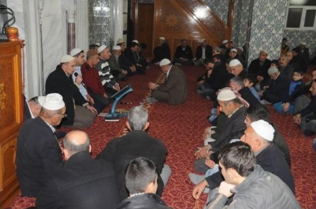 Mevlit Kandili&rsquo;nde Cizreliler Camilere Akın Etti