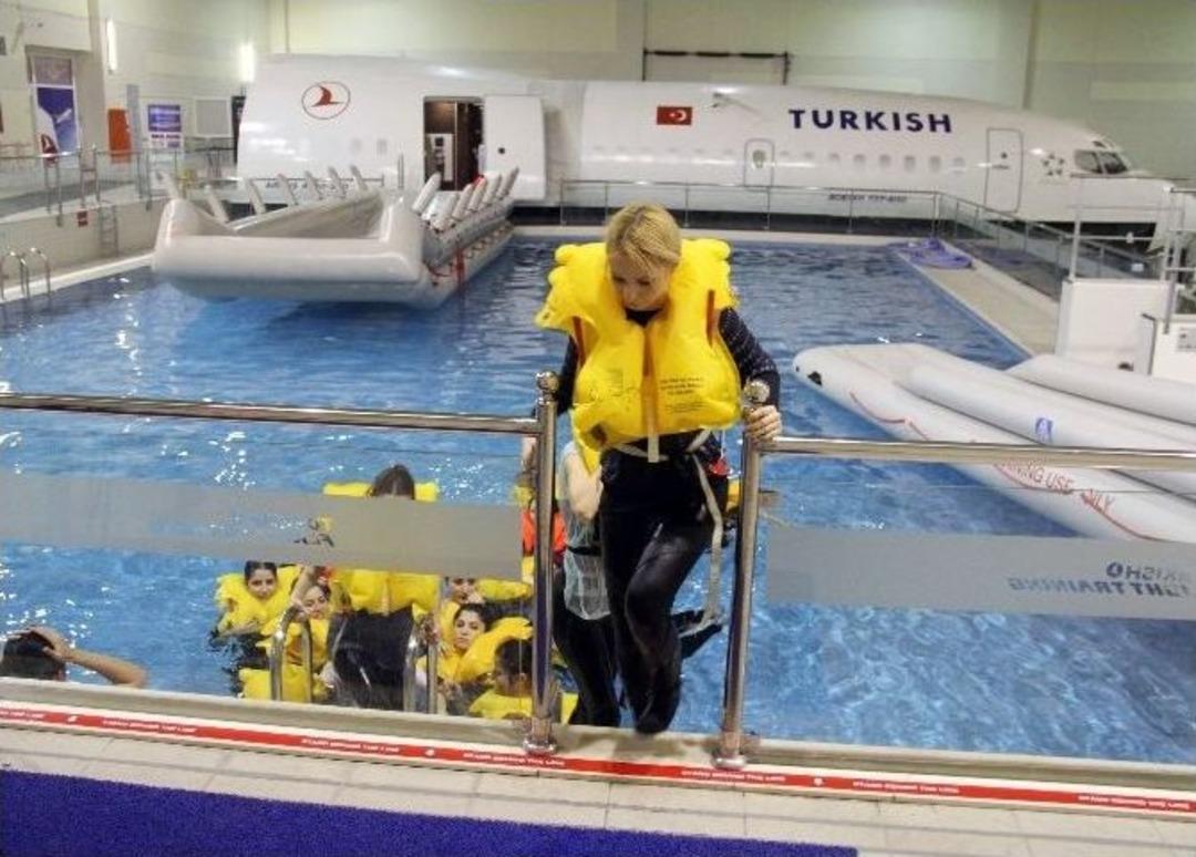 (&ouml;zel Haber) Hostes Adaylarına Zorlu Eğitim