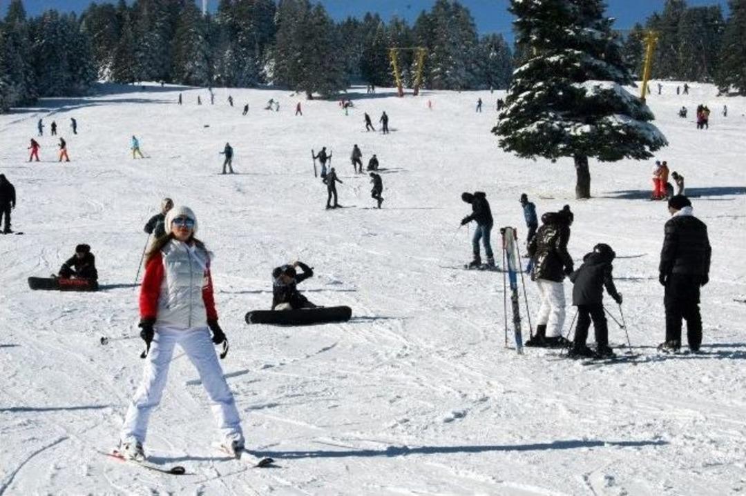 Acemi Kayak&ccedil;ılar Pistleri Ele Ge&ccedil;irdi